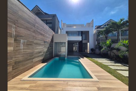 Casa de condomínio à venda com 334m², 3 quartos e 2 vagas