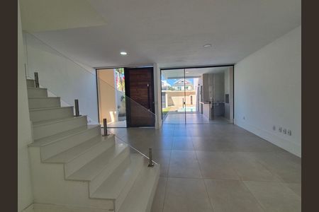 Casa de condomínio à venda com 334m², 3 quartos e 2 vagas