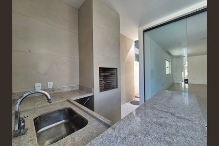 Casa de condomínio à venda com 334m², 3 quartos e 2 vagas