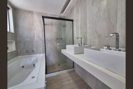 Casa de condomínio à venda com 334m², 3 quartos e 2 vagas