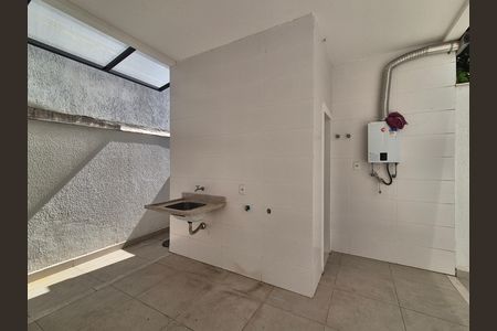 Casa de condomínio à venda com 334m², 3 quartos e 2 vagas