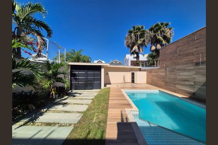 Casa de condomínio à venda com 334m², 3 quartos e 2 vagas