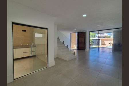 Casa de condomínio à venda com 334m², 3 quartos e 2 vagas