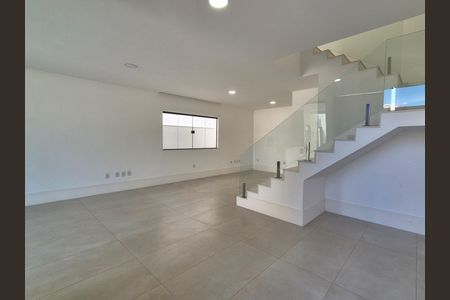 Casa de condomínio à venda com 334m², 3 quartos e 2 vagas