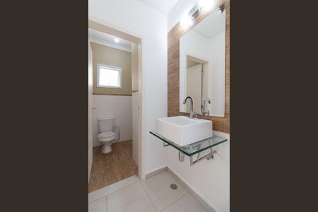 Casa à venda com 250m², 3 quartos e 4 vagasLavabo