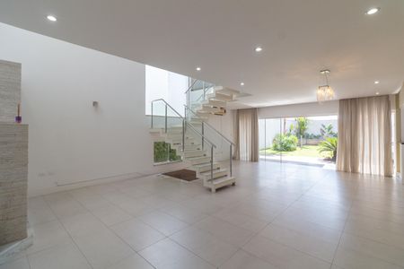 Sala de casa à venda com 3 quartos, 250m² em Adalgisa, São Paulo