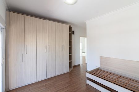 Casa à venda com 250m², 3 quartos e 4 vagasQuarto 2 - Suíte