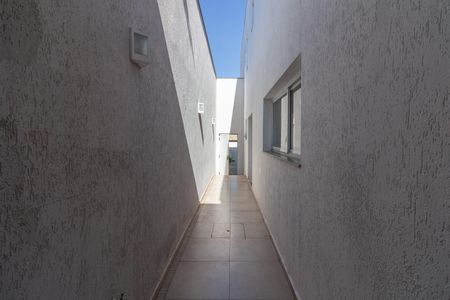 Casa à venda com 250m², 3 quartos e 4 vagasCorredor