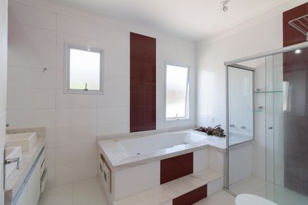 Casa à venda com 250m², 3 quartos e 4 vagasBanheiro da suíte 3