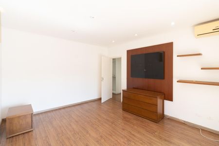 Casa à venda com 250m², 3 quartos e 4 vagasQuarto 3 - Suíte