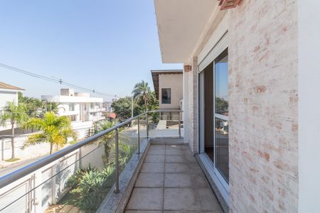 Casa à venda com 250m², 3 quartos e 4 vagasVaranda do Quarto 2 - Suíte