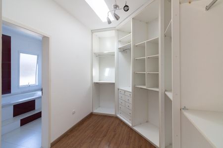 Casa à venda com 250m², 3 quartos e 4 vagasCloset do Quarto 3 - Suíte