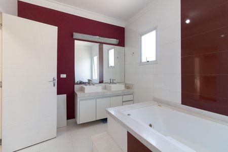 Casa à venda com 250m², 3 quartos e 4 vagasBanheiro da suíte 3