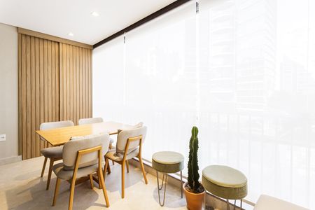Apartamento para alugar com 55m², 1 quarto e 1 vaga Apartamento para alugar com 55m², 1 quarto e 1 vagaVaranda
