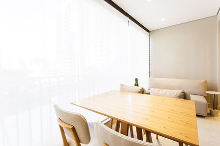 Varanda de apartamento para alugar com 1 quarto, 55m² em  Itaim Bibi, São Paulo