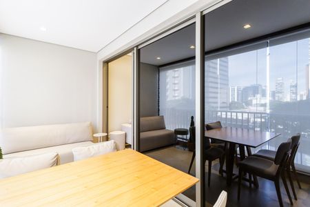 Apartamento para alugar com 55m², 1 quarto e 1 vaga Apartamento para alugar com 55m², 1 quarto e 1 vagaVaranda