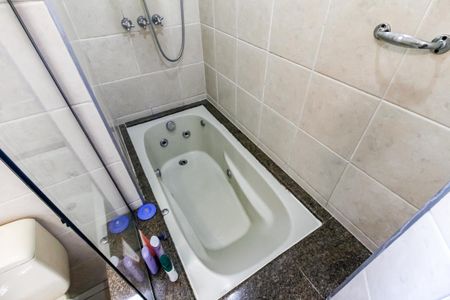 Apartamento para alugar com 75m², 2 quartos e 1 vaga Apartamento para alugar com 75m², 2 quartos e 1 vagaBanheiro - Banheira