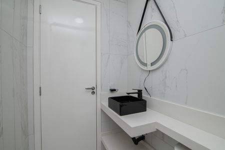 Apartamento para alugar com 58m², 2 quartos e 1 vaga Apartamento para alugar com 58m², 2 quartos e 1 vagaBanheiro do Quarto 2 Suíte