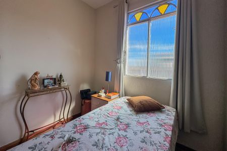 Apartamento à venda com 2 quartos, 70m² em Milionários, Belo Horizonte
