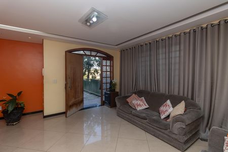 Casa para alugar com 220m², 4 quartos e 2 vagas Casa para alugar com 220m², 4 quartos e 2 vagasSala 1