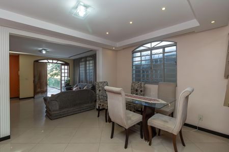 Copa de casa para alugar com 4 quartos, 200m² em Planalto, Belo Horizonte