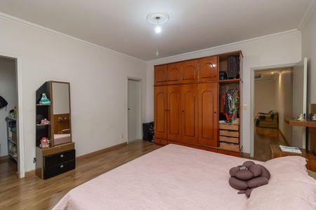 Casa para alugar com 220m², 4 quartos e 2 vagas Casa para alugar com 220m², 4 quartos e 2 vagasQuarto 2