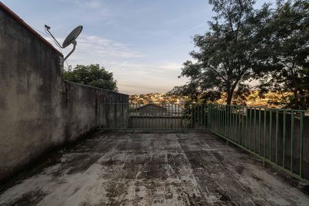 Casa para alugar com 220m², 4 quartos e 2 vagas Casa para alugar com 220m², 4 quartos e 2 vagasVaranda da Sala