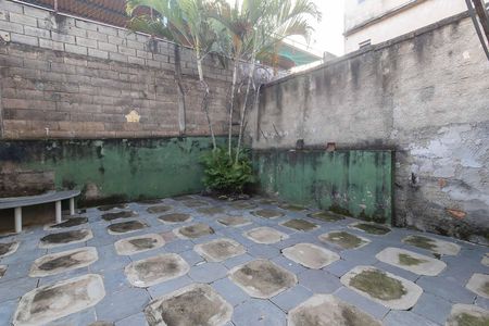 Casa para alugar com 220m², 4 quartos e 2 vagas Casa para alugar com 220m², 4 quartos e 2 vagasQuintal