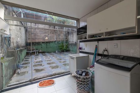 Casa para alugar com 220m², 4 quartos e 2 vagas Casa para alugar com 220m², 4 quartos e 2 vagasÁrea de Serviço