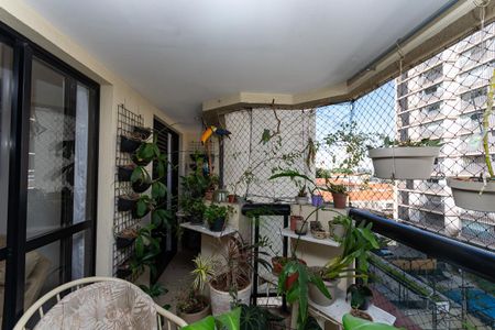 Apartamento à venda com 117m², 4 quartos e 2 vagas Apartamento à venda com 117m², 4 quartos e 2 vagasVaranda