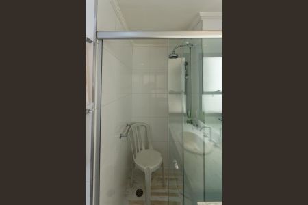 Apartamento à venda com 117m², 4 quartos e 2 vagas Apartamento à venda com 117m², 4 quartos e 2 vagasBanheiro do quarto 4 Suíte