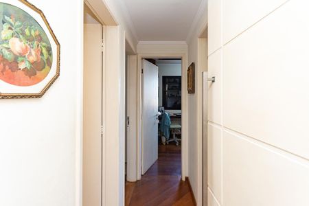 Apartamento à venda com 117m², 4 quartos e 2 vagas Apartamento à venda com 117m², 4 quartos e 2 vagasCorredor