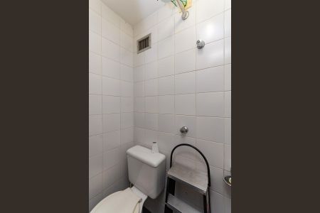 Apartamento à venda com 117m², 4 quartos e 2 vagas Apartamento à venda com 117m², 4 quartos e 2 vagasÁrea de Serviço