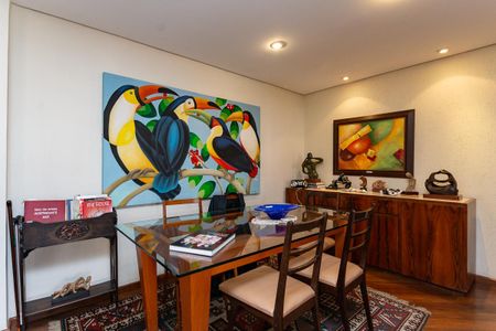Apartamento à venda com 117m², 4 quartos e 2 vagas Apartamento à venda com 117m², 4 quartos e 2 vagasSala