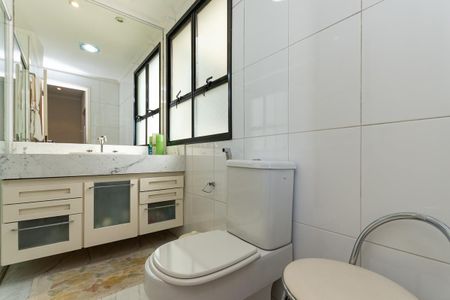 Apartamento à venda com 117m², 4 quartos e 2 vagas Apartamento à venda com 117m², 4 quartos e 2 vagasBanheiro do quarto 4 Suíte