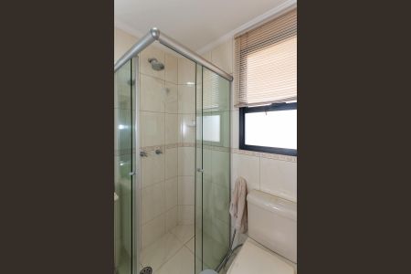 Apartamento à venda com 117m², 4 quartos e 2 vagas Apartamento à venda com 117m², 4 quartos e 2 vagasBanheiro do quarto 2 Suíte