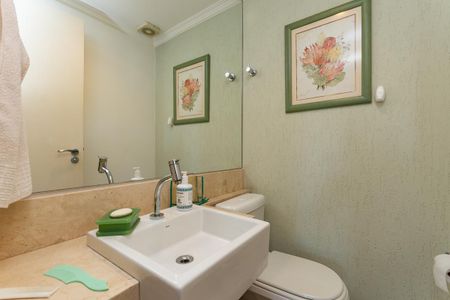 Apartamento à venda com 117m², 4 quartos e 2 vagas Apartamento à venda com 117m², 4 quartos e 2 vagasLavabo