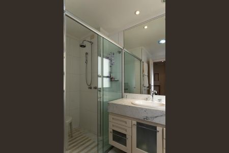 Apartamento à venda com 117m², 4 quartos e 2 vagas Apartamento à venda com 117m², 4 quartos e 2 vagasBanheiro do quarto 4 Suíte