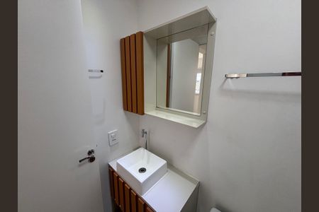 Apartamento para alugar com 34m², 2 quartos e sem vagaBanheiro