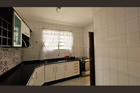 Casa de condomínio à venda com 131m², 3 quartos e 2 vagas