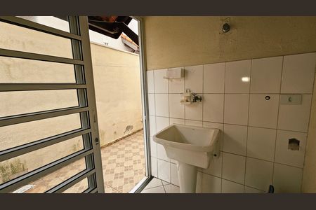 Casa de condomínio à venda com 131m², 3 quartos e 2 vagas