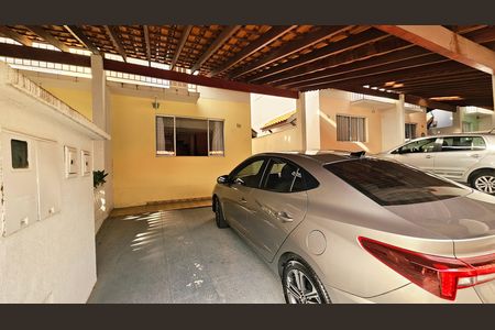 Casa de condomínio à venda com 131m², 3 quartos e 2 vagas