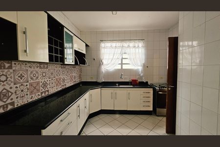 Casa de condomínio à venda com 131m², 3 quartos e 2 vagas