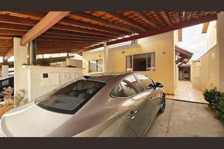 Casa de condomínio à venda com 131m², 3 quartos e 2 vagas