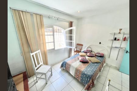 Casa à venda com 240m², 4 quartos e 10 vagas Casa à venda com 240m², 4 quartos e 10 vagasQuarto 1