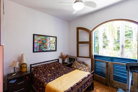 Suite 1 de casa para alugar com 4 quartos, 220m² em Jardim Leonor, São Paulo