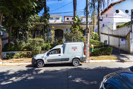 Casa à venda com 4 quartos, 297m² em Jardim Leonor, São Paulo