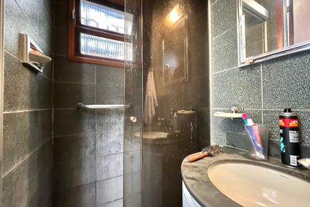 Casa para alugar com 177m², 5 quartos e 2 vagas Casa para alugar com 177m², 5 quartos e 2 vagasBanheiro Corredor