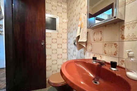 Casa para alugar com 177m², 5 quartos e 2 vagas Casa para alugar com 177m², 5 quartos e 2 vagasBanheiro Social