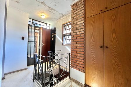 Casa para alugar com 177m², 5 quartos e 2 vagas Casa para alugar com 177m², 5 quartos e 2 vagasCorredor